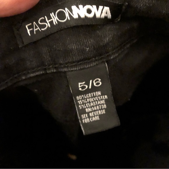 fashion nova distressed black skinny jeans - Picture 6 of 7